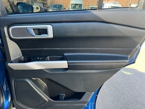 Used 2022 Ford Explorer XLT w/ Equipment Group 202A image 13