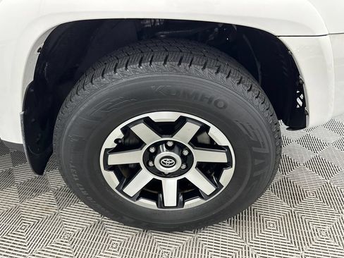 Used 2019 Toyota 4Runner TRD Off-Road Premium AWD/4WD image 13