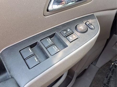 Used 2015 Honda Odyssey Touring Elite image 17