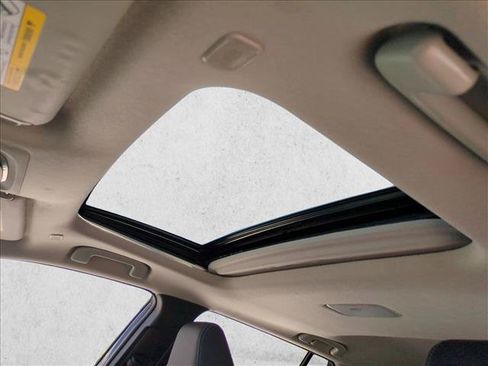 Used 2023 Toyota Corolla Cross XLE w/ Convenience Package FWD image 15