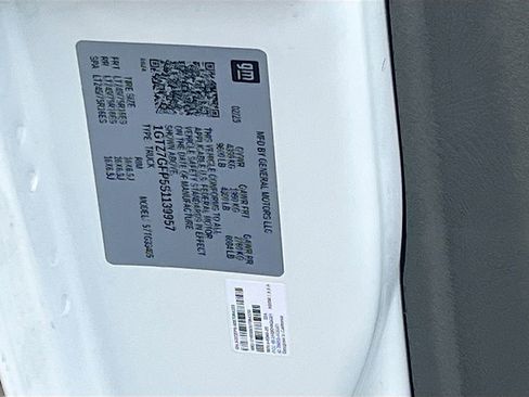 Used 2025 GMC Savana 3500 w/ Driver Convenience Package RWD image 27