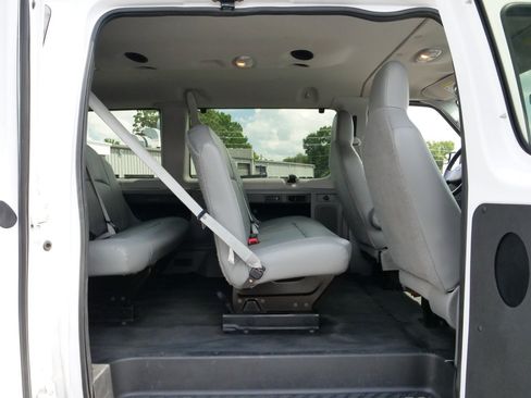 Used 2014 Ford E-350 and Econoline 350 XL w/ Power Windows & Locks Group RWD image 32
