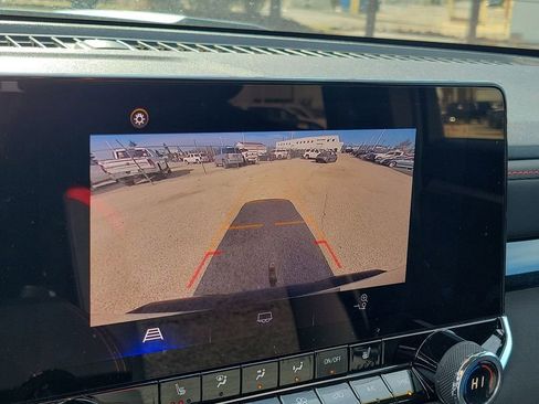 Used 2024 Chevrolet Colorado Z71 w/ Z71 Convenience Package 2 image 28