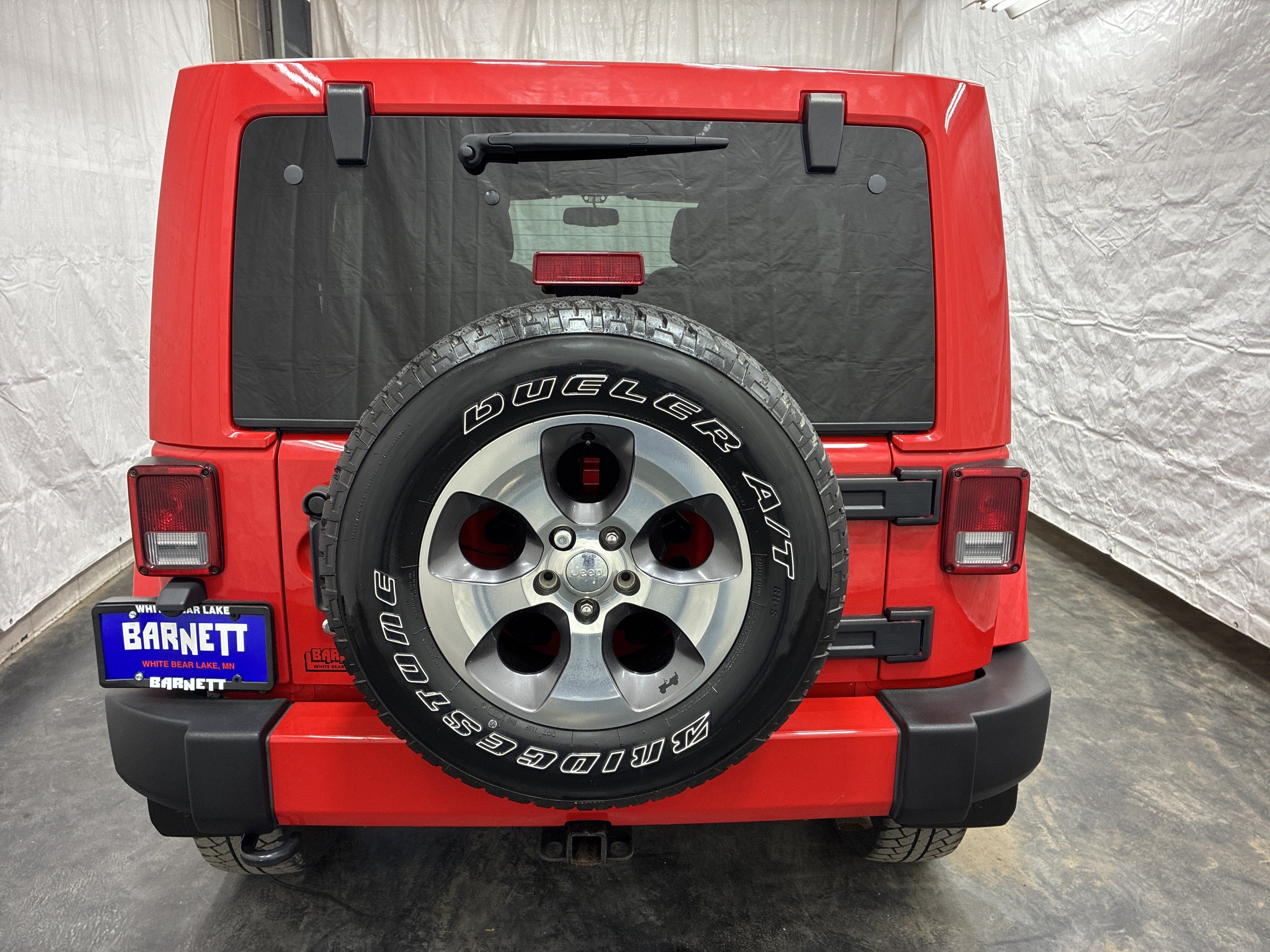 Used 2016 Jeep Wrangler Unlimited Sahara w/ Dual Top Group AWD/4WD image 8