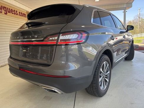 Used 2022 Lincoln Nautilus FWD w/ Premium Package image 3