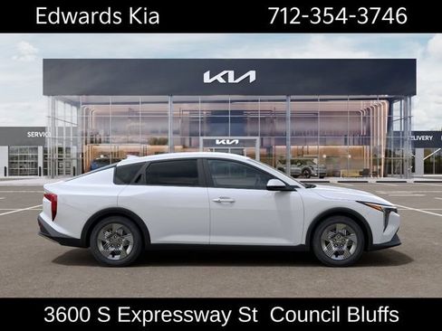 New 2026 Kia K4 FWD image 8