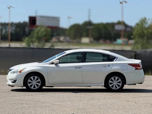 Used 2013 Nissan Altima 2.5 S FWD image 8