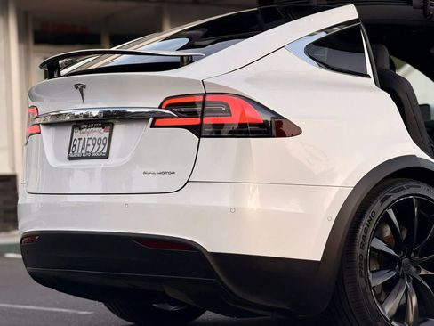 Used 2020 Tesla Model X Long Range AWD/4WD image 8