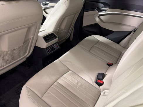 Used 2023 Audi e-tron Premium w/ Convenience Plus Package image 10