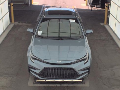 Used 2024 Toyota Corolla SE w/ SE Premium Package image 2