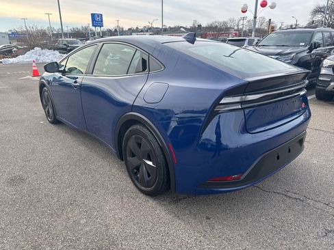 Used 2024 Toyota Prius Prime SE image 5