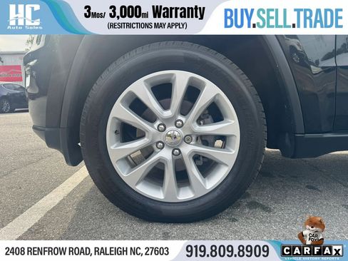 Used 2017 Jeep Grand Cherokee Limited image 8