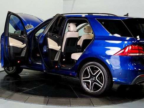 Used 2018 Mercedes-Benz GLE 43 AMG 4MATIC w/ Premium 3 Package image 11