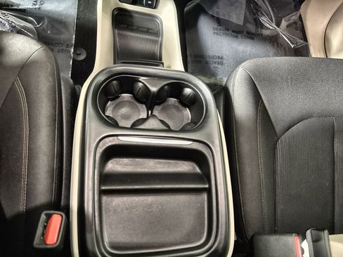 Used 2018 Chrysler Pacifica Touring Plus w/ Tire & Wheel Group image 23