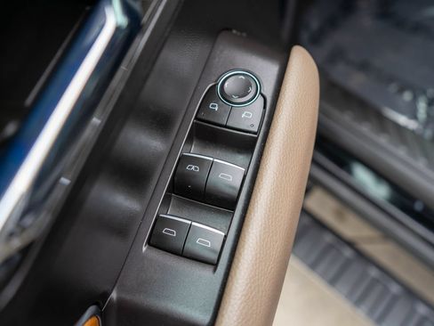 Used 2023 GMC Canyon Denali AWD/4WD image 16