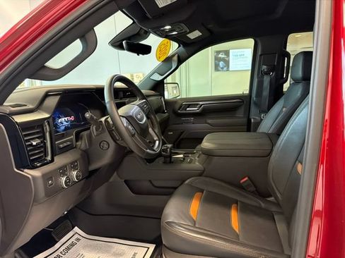 Used 2025 GMC Sierra 1500 AT4 w/ Technology Package AWD/4WD image 16