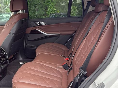 Used 2025 BMW X7 xDrive40i AWD/4WD image 25