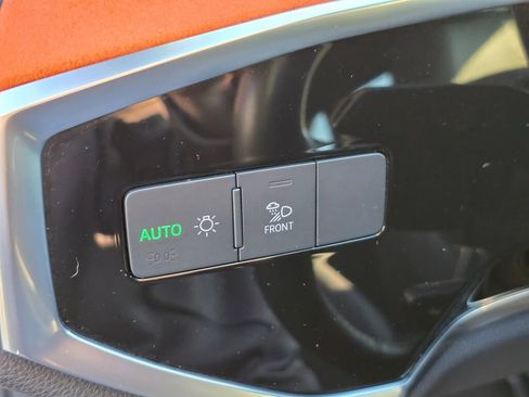 Used 2019 Audi Q3 2.0T Premium Plus w/ Premium Plus Package image 19