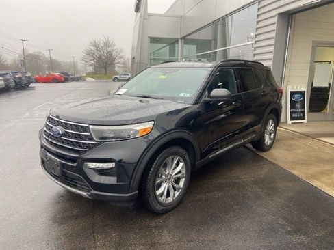 Certified 2020 Ford Explorer XLT w/ Equipment Group 202A image 2
