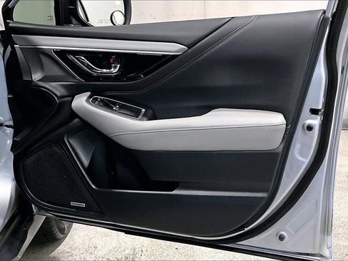 Used 2022 Subaru Outback Limited image 26