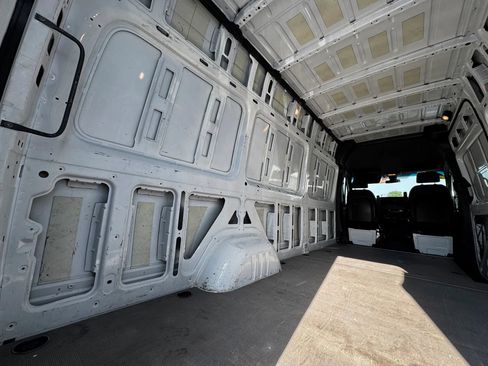 Used 2022 Mercedes-Benz Sprinter 2500 image 24