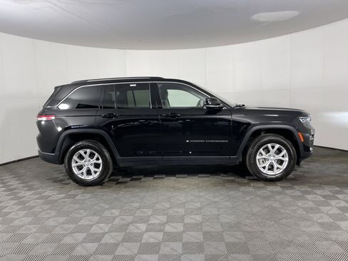 Used 2023 Jeep Grand Cherokee Limited image 5