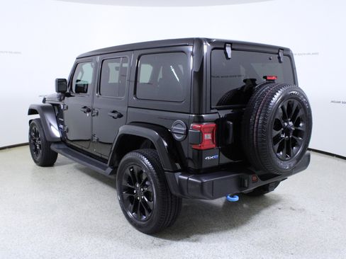 Used 2023 Jeep Wrangler Sahara w/ Cold Weather Group image 5