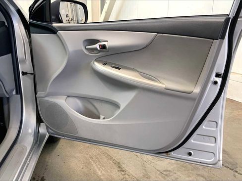 Used 2012 Toyota Corolla LE image 20