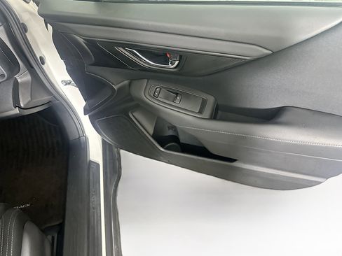 Used 2025 Subaru Outback Premium image 31