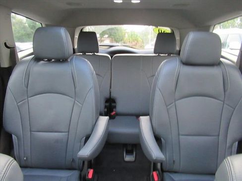 Used 2020 Buick Enclave Essence w/ Sound and Sites Package image 28