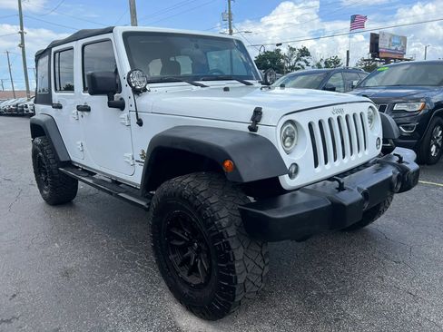 Used 2014 Jeep Wrangler Unlimited Sport w/ Connectivity Group AWD/4WD image 4