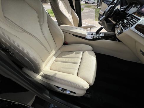 Used 2019 BMW 530i w/ Convenience Package image 25