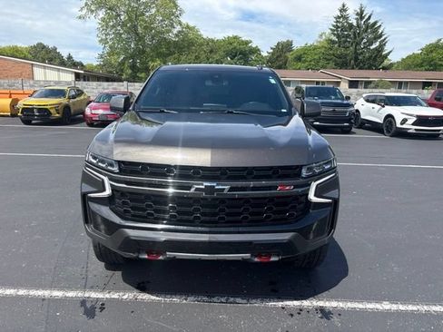 Used 2021 Chevrolet Tahoe Z71 w/ Z71 Off-Road Package AWD/4WD image 3