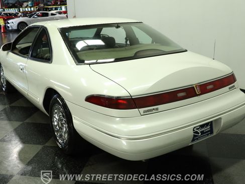 Used 1993 Lincoln Mark VIII RWD image 8