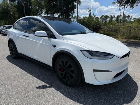 Used 2023 Tesla Model X Plaid image 3