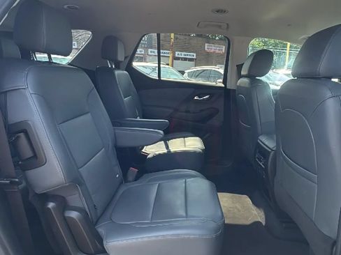 Used 2021 Chevrolet Traverse LT w/ LT Premium Package AWD/4WD image 28