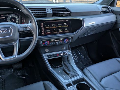 Used 2024 Audi Q3 2.0T Premium w/ Convenience Package image 9