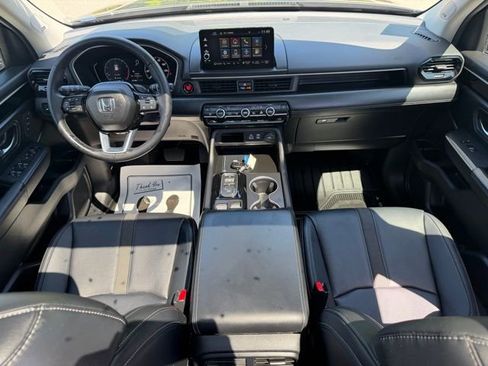 Used 2025 Honda Pilot Touring image 30