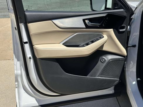 Certified 2024 Acura MDX SH-AWD w/ Technology Package image 17