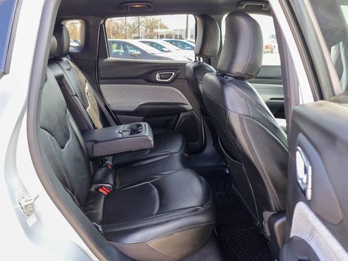 Used 2024 Jeep Compass Sport image 10