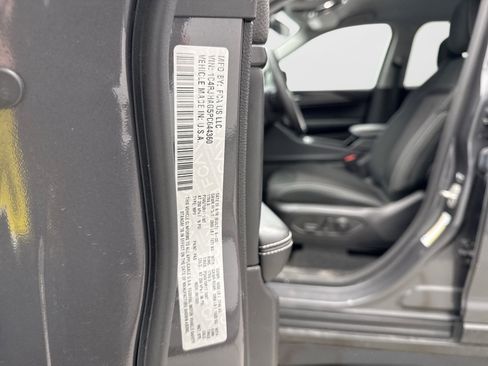 Used 2023 Jeep Grand Cherokee Laredo AWD/4WD image 12