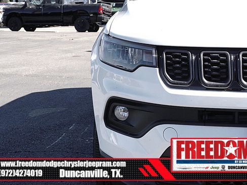 New 2026 Jeep Compass Latitude image 43