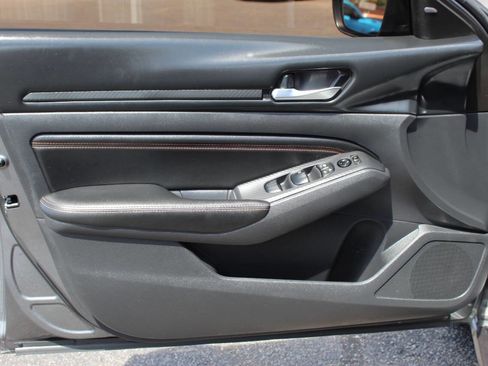 Used 2022 Nissan Altima 2.5 SR w/ Midnight Edition Package image 17