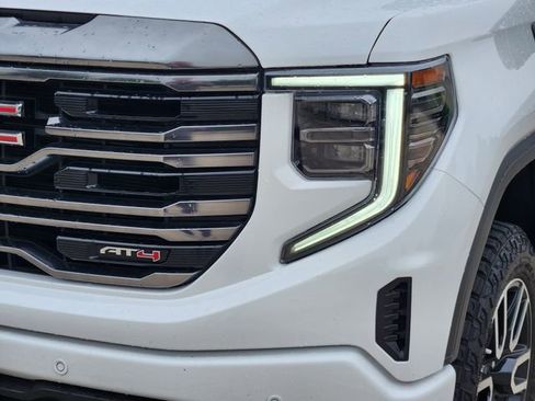 Used 2023 GMC Sierra 1500 AT4 w/ AT4 Preferred Package AWD/4WD image 9