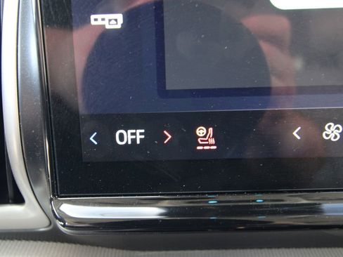 Used 2025 Ford Expedition Active image 31