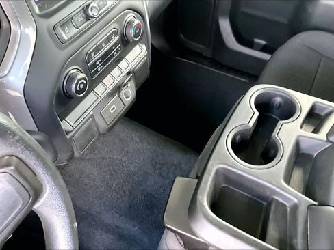 Used 2020 Chevrolet Silverado 1500 Custom w/ Custom Value Package image 17