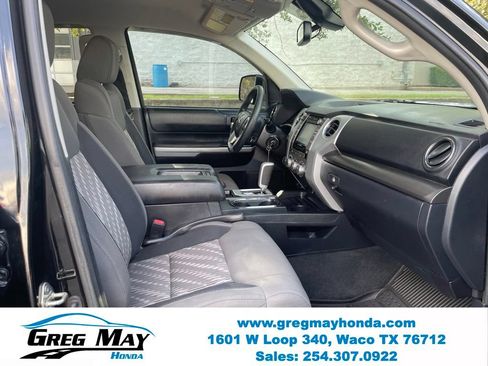Used 2018 Toyota Tundra SR5 w/ SR5 Upgrade Package AWD/4WD image 30