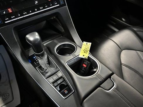 Used 2022 Toyota Avalon XLE image 20