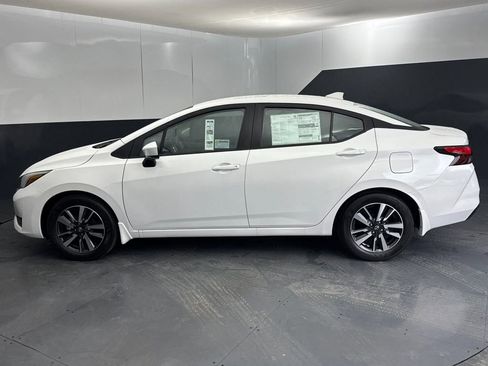 New 2025 Nissan Versa SV w/ Trunk Package FWD image 6