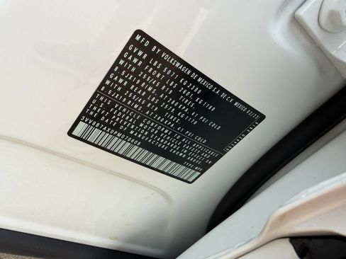 Certified 2023 Volkswagen Tiguan SE R-Line AWD/4WD image 30